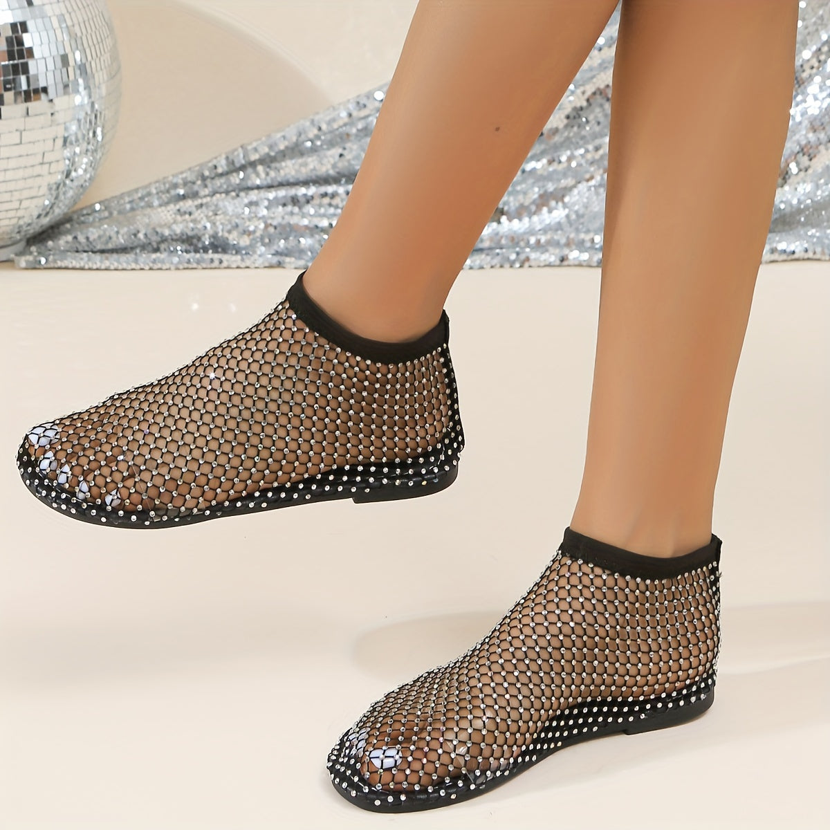 Stylish Women's Rhinestone Flat Sandals - Breathable Hollow Out Mesh Design, Slip-On Comfort, Fashionable Outdoor Beach Shoes for Summer