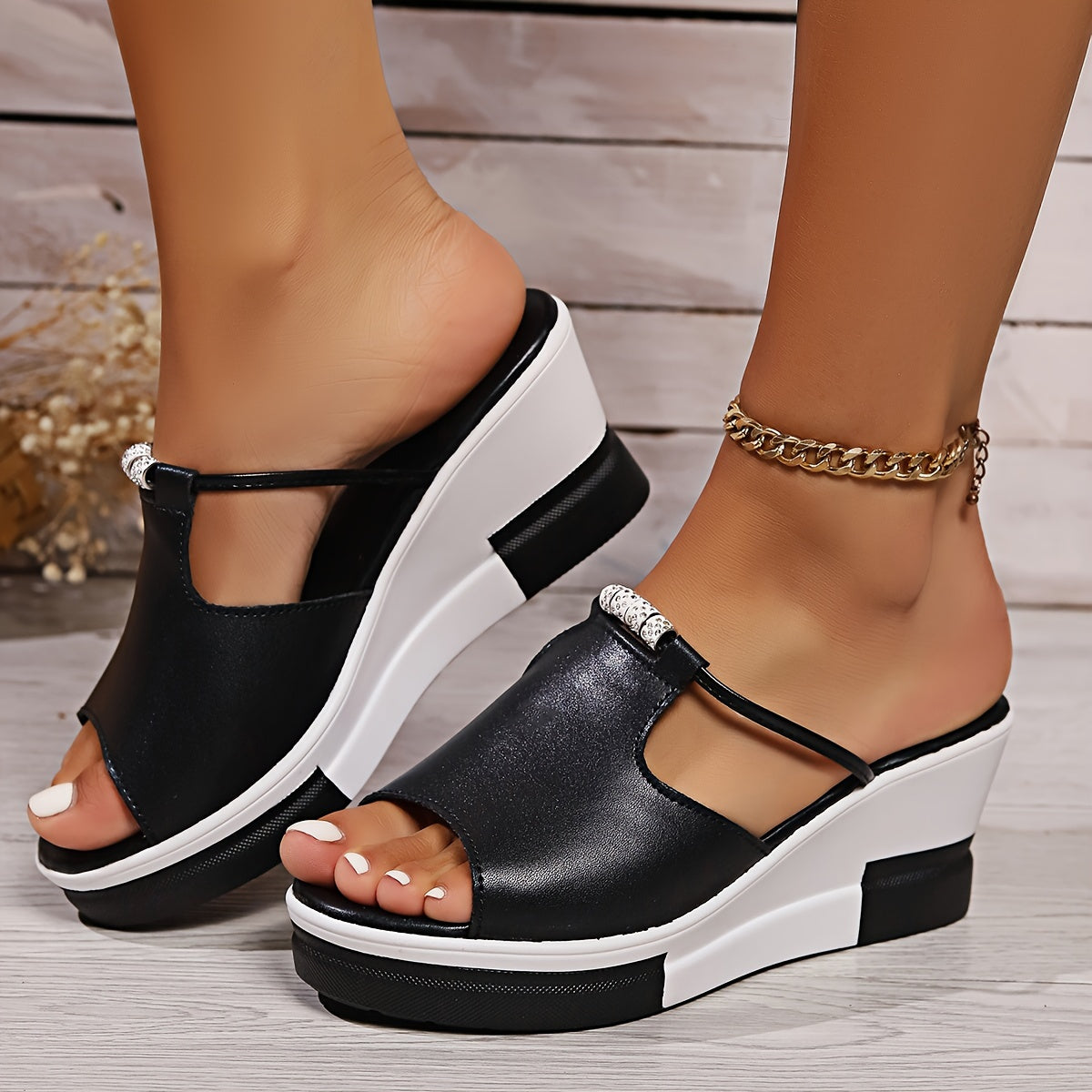 Trendy Womens Rhinestone Wedge Slippers - Sparkling Open Toe Summer Sandals with Comfortable Platform Heels for Elevating Style