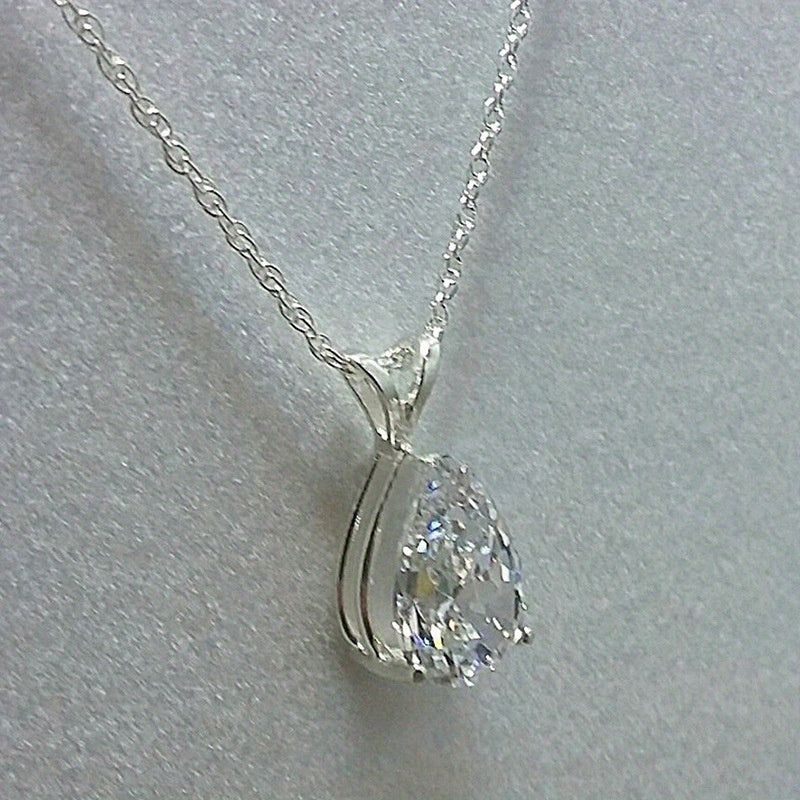 Radiant Teardrop Zircon Pendant Necklace - Sparkling Synthetic Gemstone Jewelry for Wedding Proposals, Glamorous Parties & Banquets - Timeless Chic Accessory with High-Quality Craftsmanship