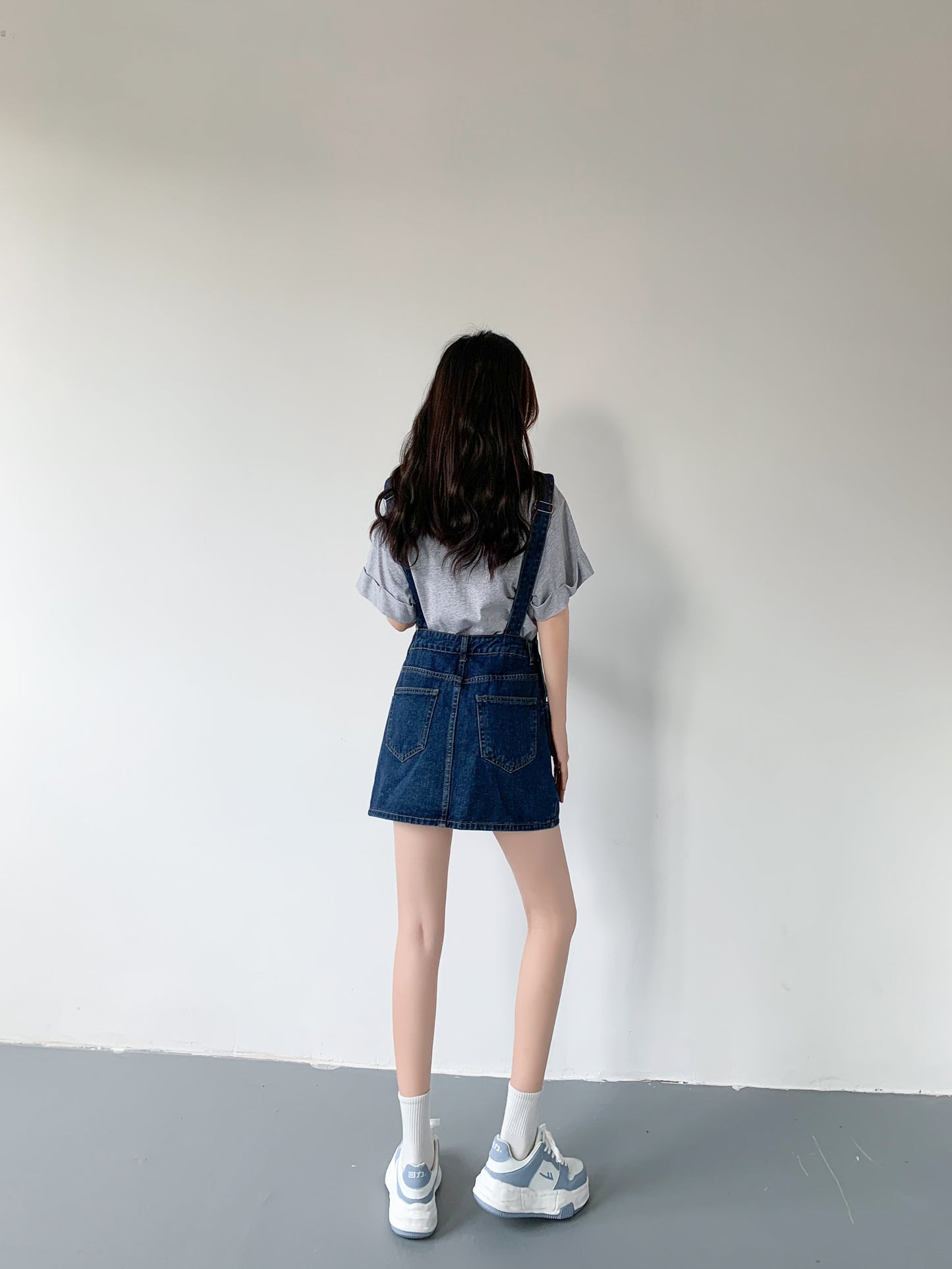 Womens Chic Blue Denim Overall Dress - Loose & Cute Mini Style with Adjustable Straps for Summer Comfort