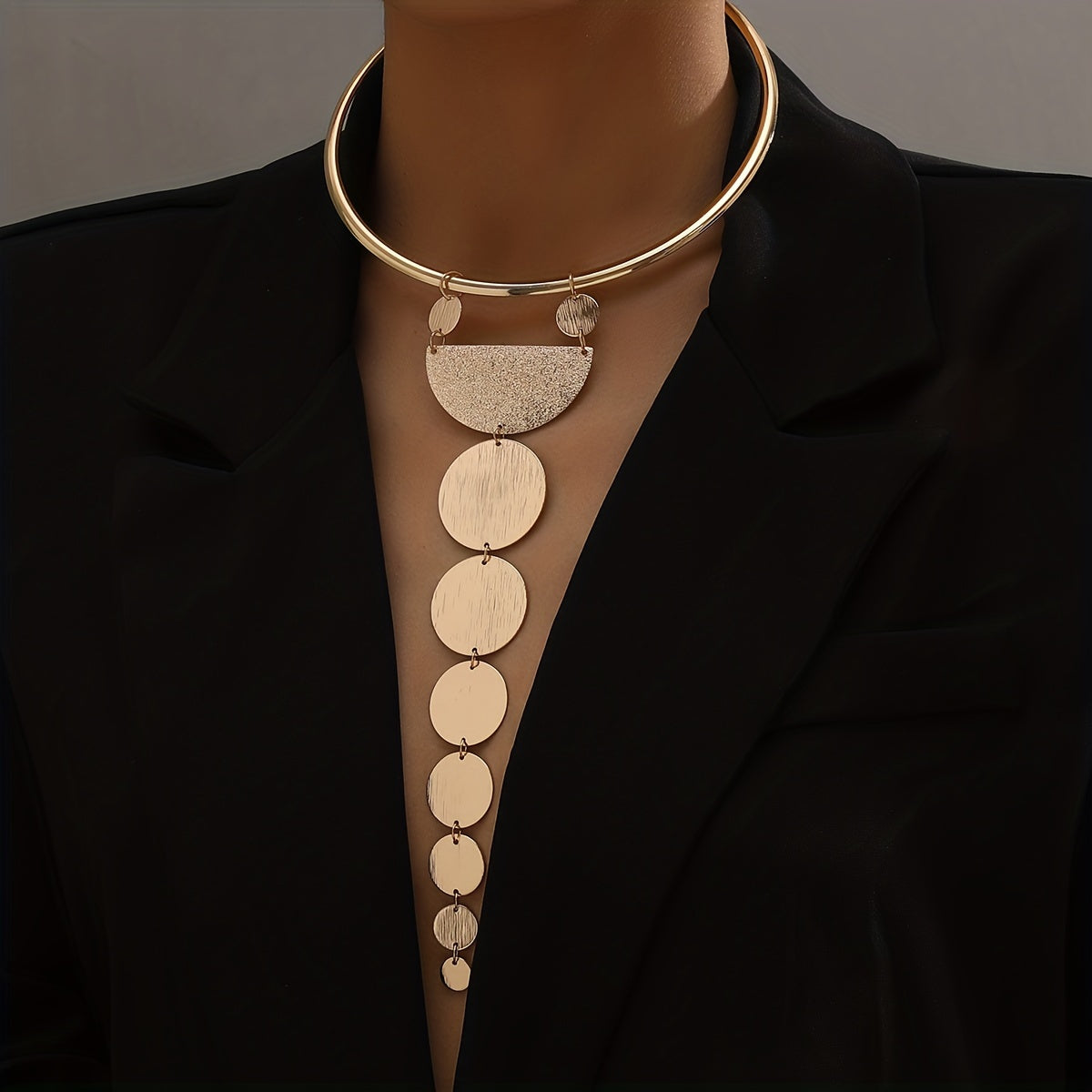 Shimmering Golden Collar Necklace - Bold Semi-Circle Pendant with Artful Stitching - Fashion-Forward Statement Jewelry for Womens Glamorous Parties and Events