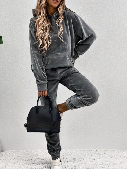 Cozy Two-Piece Outfit Set - Soft Kangaroo Pocket Hoodie and Elastic Waist Jogger Pants with Pockets - Women's Casual Comfortable Clothing for Everyday Wear