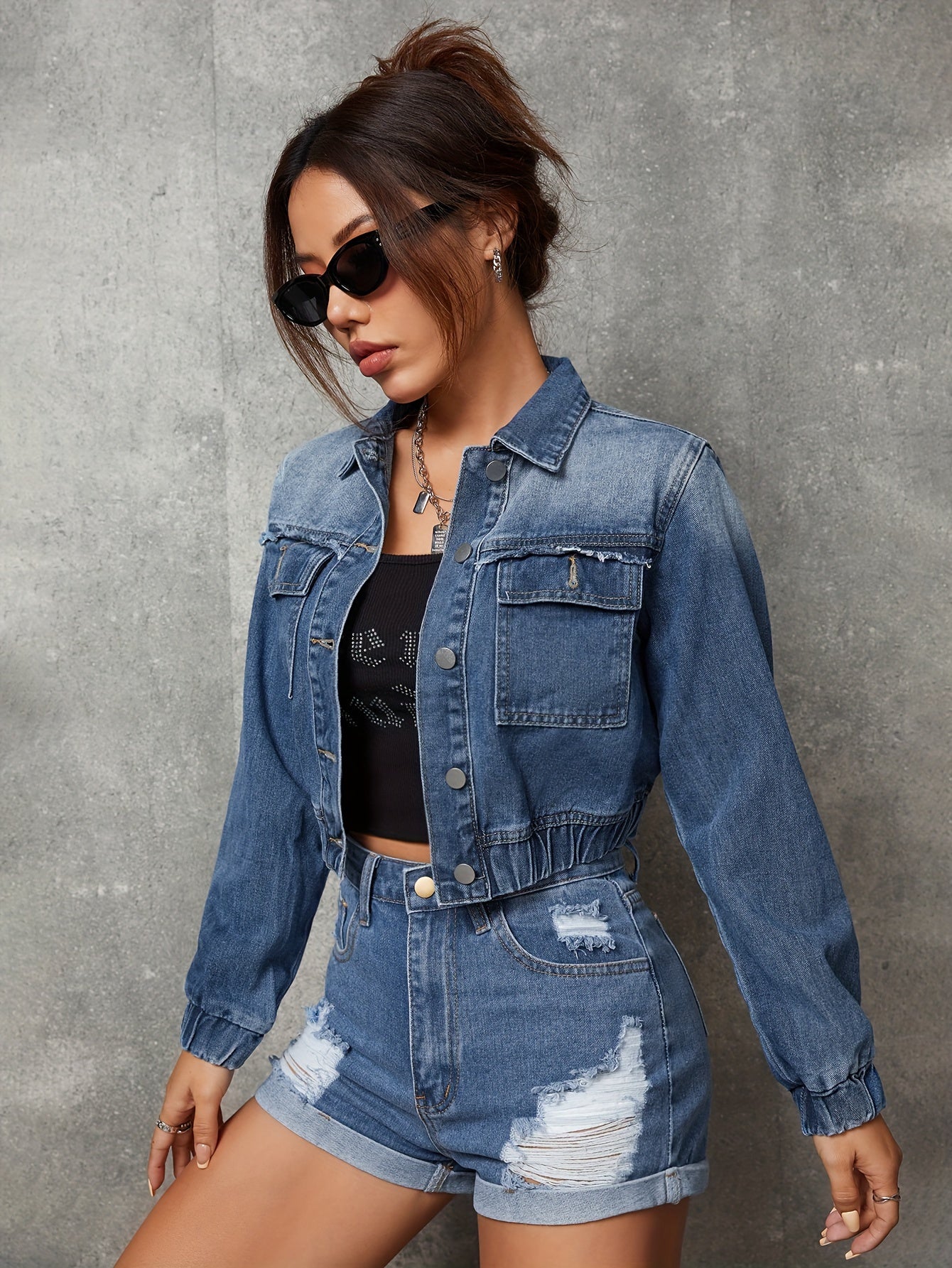 Chic Womens Denim Top with Flap Pockets - Long Sleeve Lapel Style - Trendy Raw Seams - Premium Jeans Clothing for Everyday Fashion