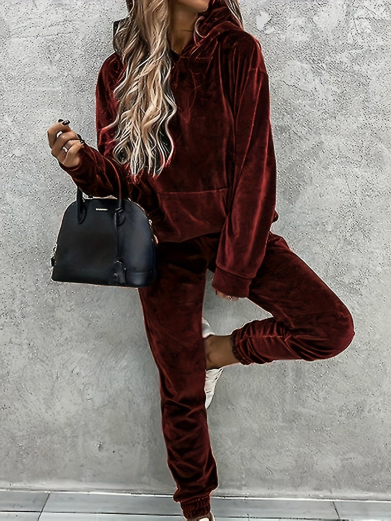 Cozy Two-Piece Outfit Set - Soft Kangaroo Pocket Hoodie and Elastic Waist Jogger Pants with Pockets - Women's Casual Comfortable Clothing for Everyday Wear