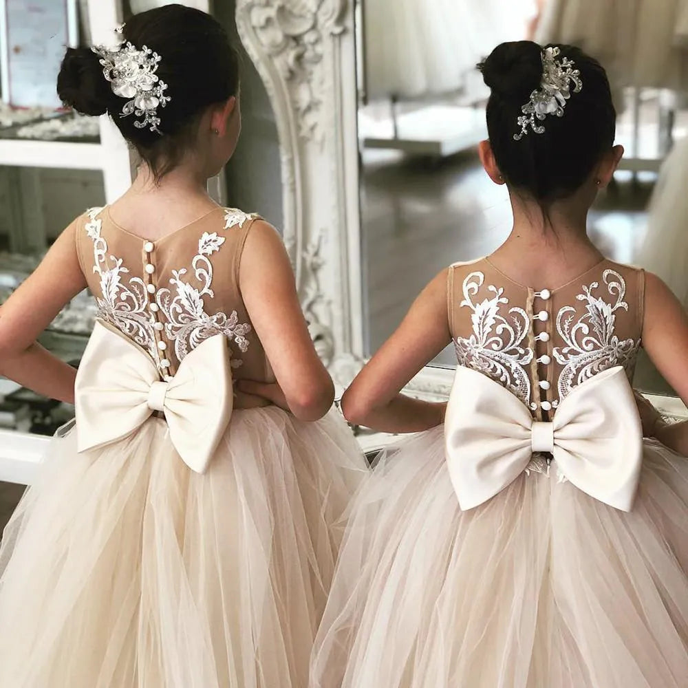 Cute Blush Pink Flower Girls Dresses Long Sleeves For Weddings Lace Appliques Ball Gown Birthday Girl Communion Pageant Gowns Champagne