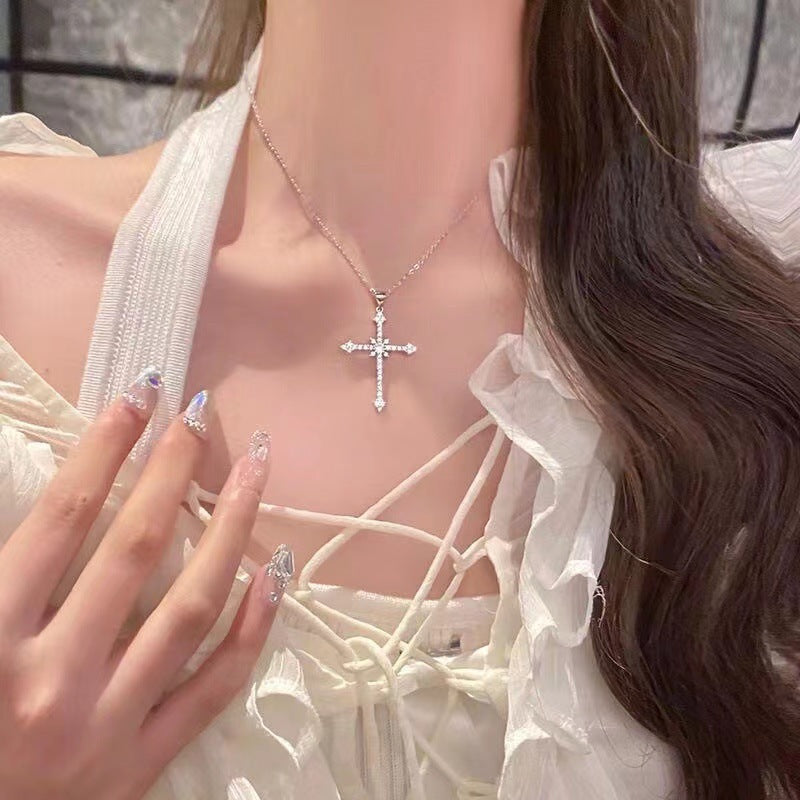 Cross Necklace  New Women's Clavicle Chain Light Luxury Minority Advanced Design Sense Necklace Popular Decoration