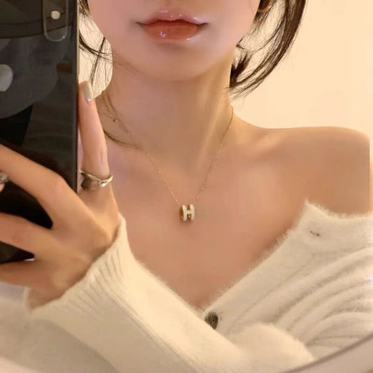 H Letter Necklace Female Simple Temperamental All-Match Clavicle Chain Internet Influencer Accessories H Pendant Dripping Oil Letter Necklace