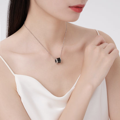 New Internet Celebrity Small Waist Titanium Steel Necklace Small Red Men and Women Rose Gold Black Ceramics Non-Fading Clavicle Chain Pendant