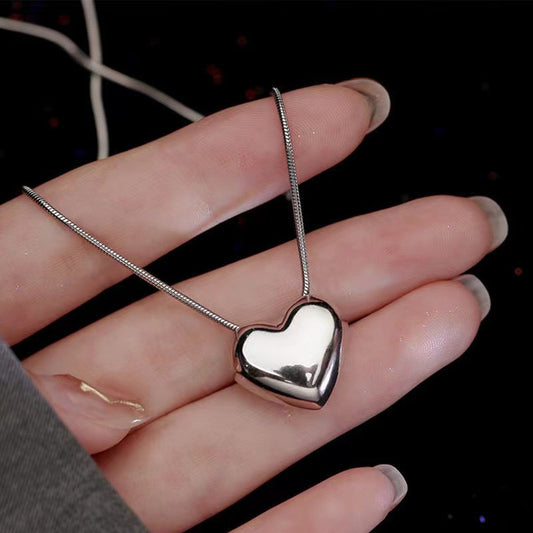 New Love Graceful Personality Necklace Special Interest Light Luxury High-Grade Versatile Heart-Shaped Collarbone Necklace