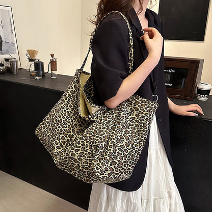 loveccr Foreign Trade Popular Style Leopard Print Canvas Bag Commuter Idle Style Fashion Handbag European and American Large Capacity Shoulder Bag for Women