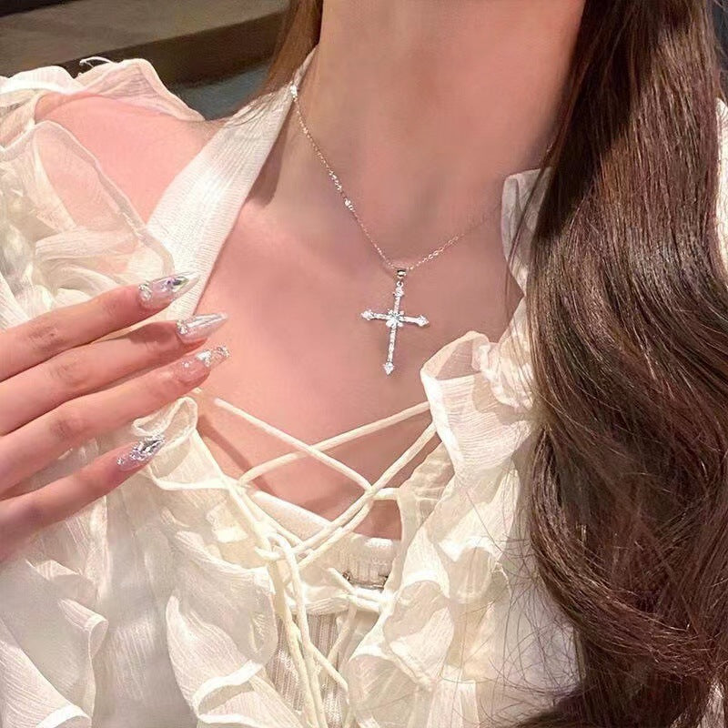 Cross Necklace  New Women's Clavicle Chain Light Luxury Minority Advanced Design Sense Necklace Popular Decoration