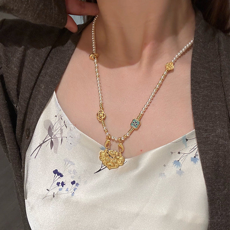 New Chinese Ancient Style Alluvial Gold Koi Duobao Lock of Safeness and Luck Pendant Pearl Necklace Women's New National Style Clavicle Chain