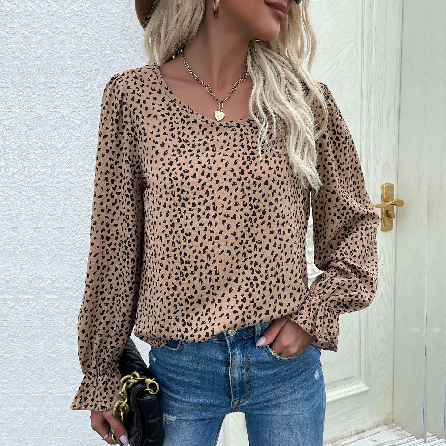 LOVECCR popular autumn new women's clothing round neck pullover leopard print shirt  New Popular trade commuter style long-sleeved shirt