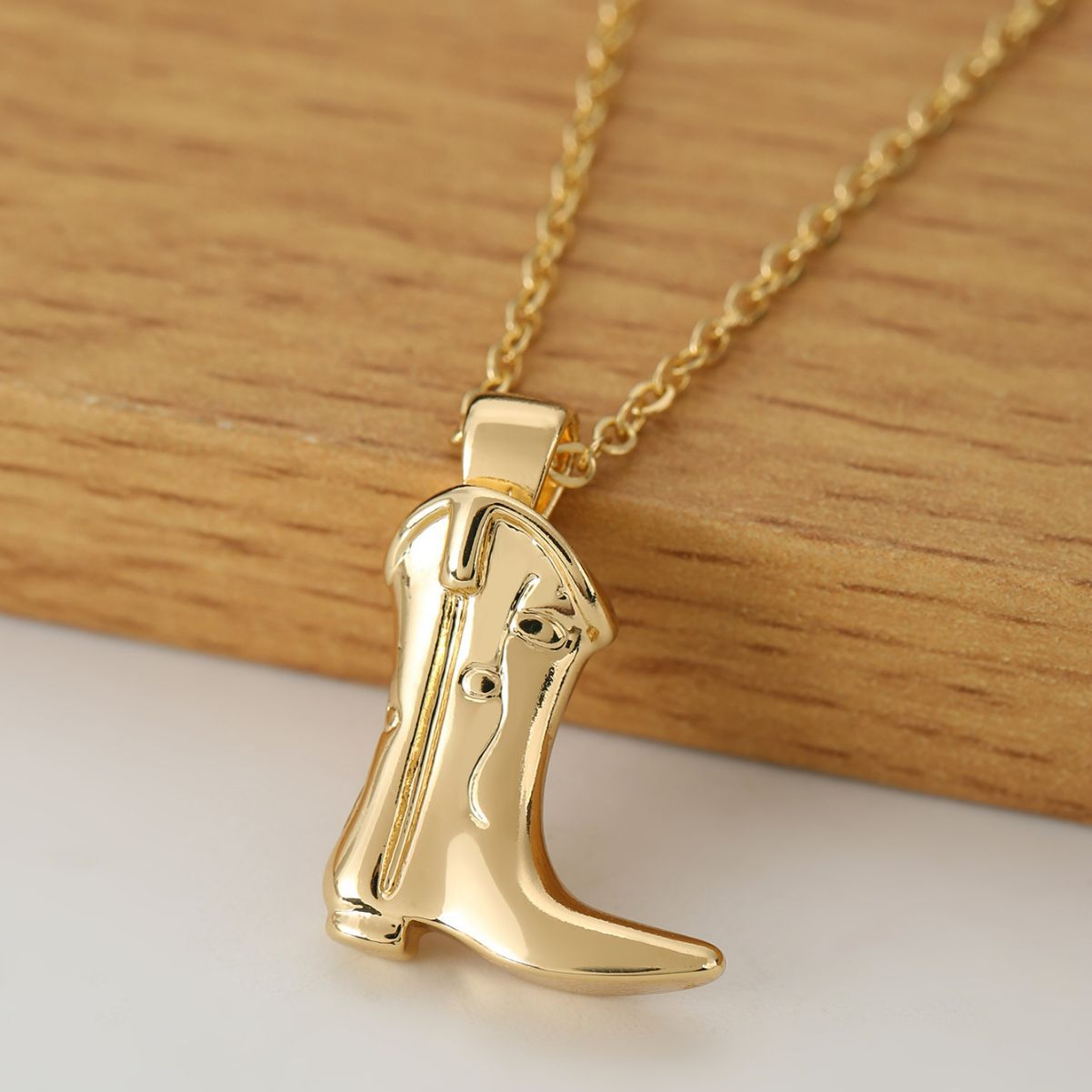 Cross-Border New Arrival Fashion Women's Accessories Personalized Cowboy Boot Pendant HOTan and NEWn Retro Easy Matching Necklace High-Grade Clavicle Chain