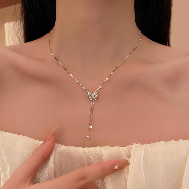 Cross-Border New Arrival Creative Ins Necklace Niche HOTan and NEWn Minimalist Design Light Luxury Butterfly Pearl Necklace Clavicle Chain