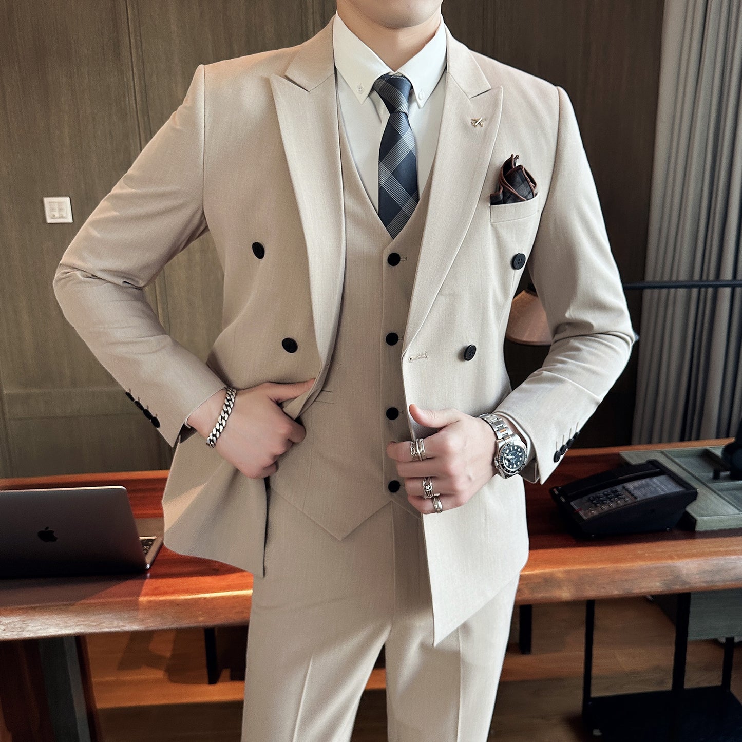 LOVECCR   23 Spring New Suit Slim Fit Business Casual plus Size Double Row Suit Men's Dress SJT9890-P210