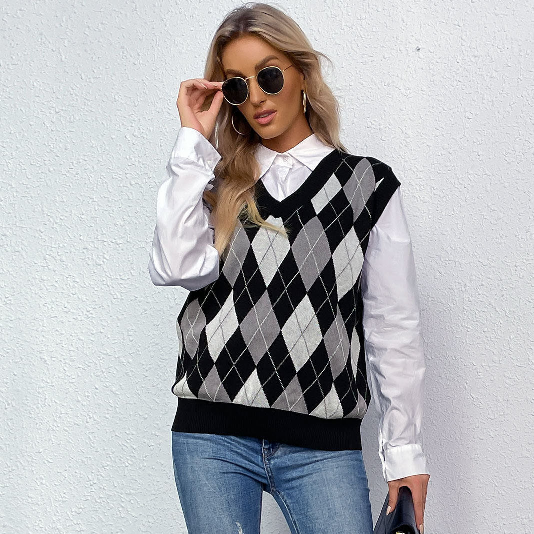 LOVECCR popular new autumn  women's clothing 2025 rhombus v-neck retro knitted sweater school vest vest