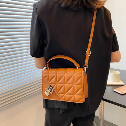 loveccr Small Bag for Women  New Shoulder Messenger Bag Simple Chain Small Bag Fashion Casual Rhombus Women's Bag Small Square Bag