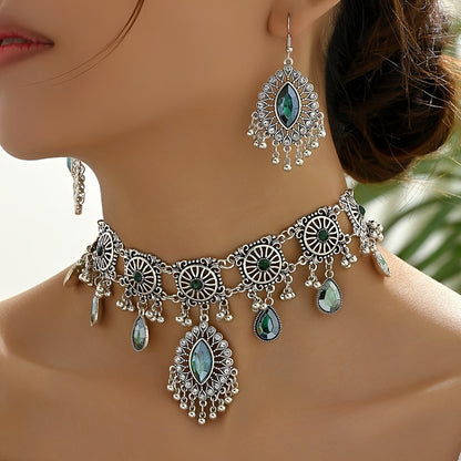 Vintage Exquisite Flower Pattern Synthetic Gems Inlaid Dangle Earrings & Necklace Luxury Ethnic Style Silver Plated Jewelry Jewelry Set Gifts For Women Gifts For Eid