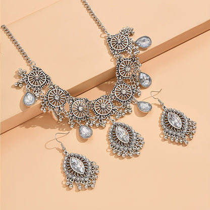 Vintage Exquisite Flower Pattern Synthetic Gems Inlaid Dangle Earrings & Necklace Luxury Ethnic Style Silver Plated Jewelry Jewelry Set Gifts For Women Gifts For Eid