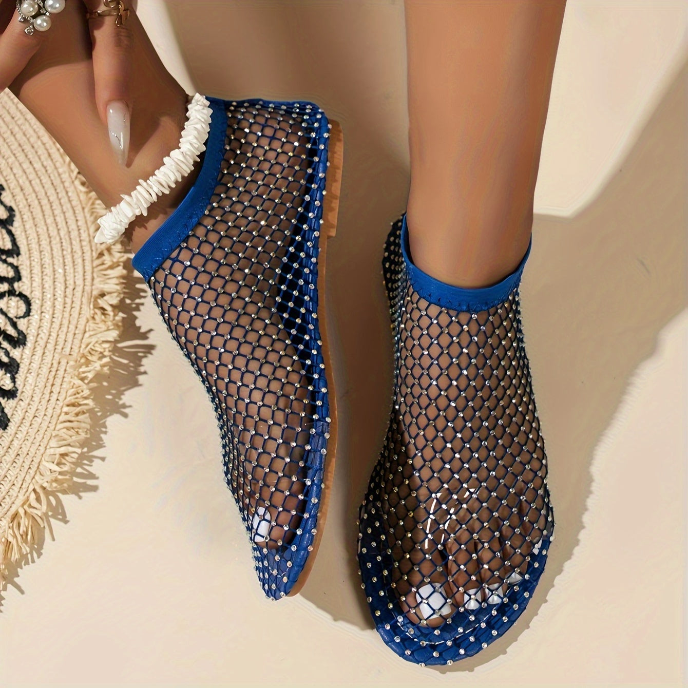 Stylish Women's Rhinestone Flat Sandals - Breathable Hollow Out Mesh Design, Slip-On Comfort, Fashionable Outdoor Beach Shoes for Summer