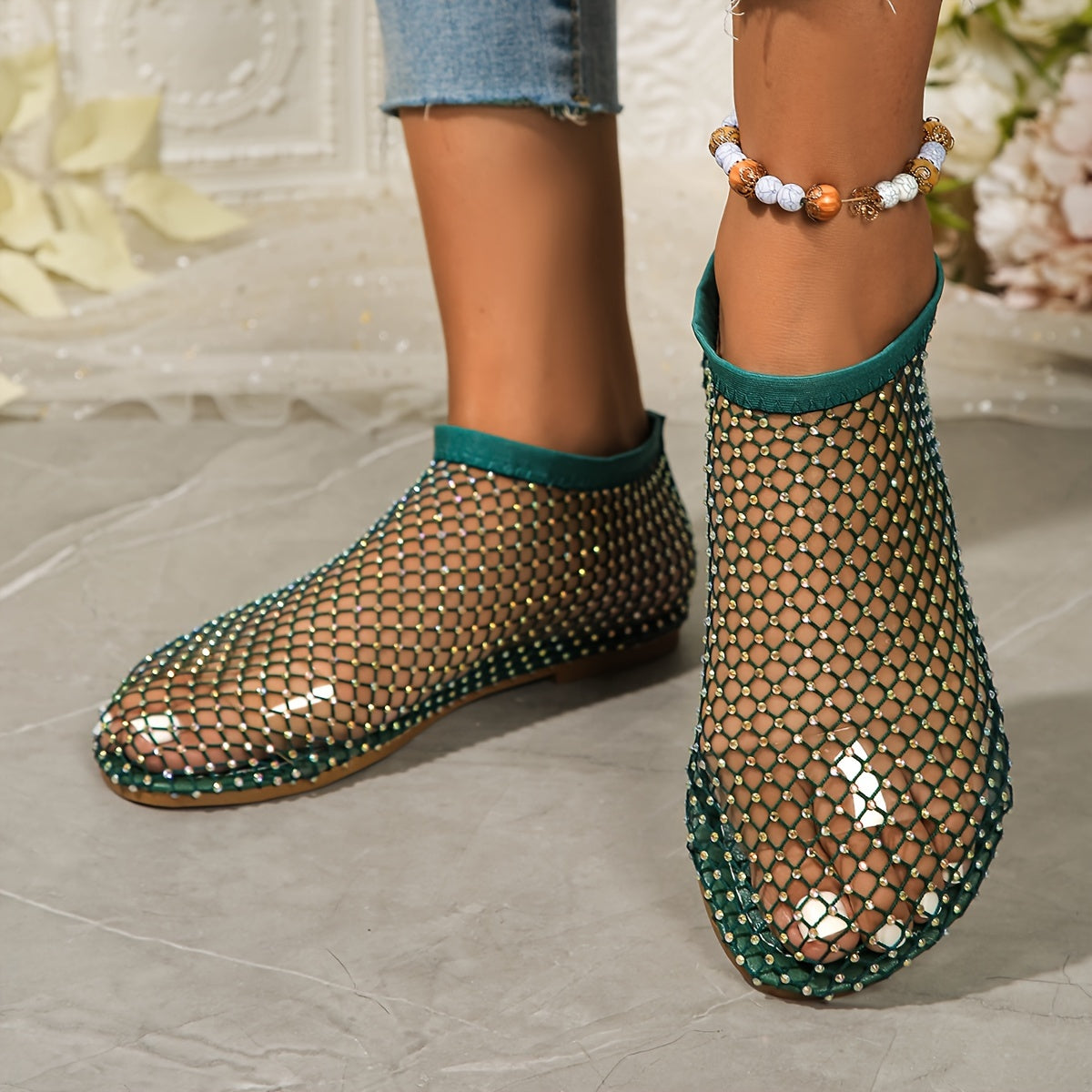 Stylish Women's Rhinestone Flat Sandals - Breathable Hollow Out Mesh Design, Slip-On Comfort, Fashionable Outdoor Beach Shoes for Summer