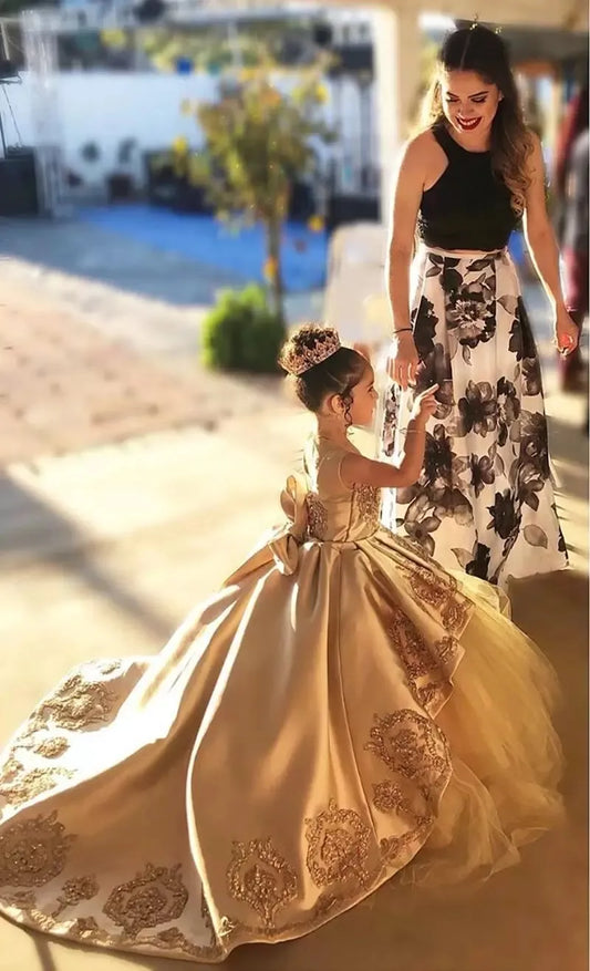 Gold Flower Girl Dresses Jewel Neck Ball Gown Lace Appliques Beads With Bow Kids Girls Pageant Dress Sweep Train Birthday Gowns B0513